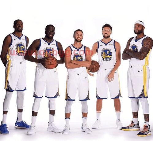 杜兰特和库里拍手照片合照(杜兰特和库里高清壁纸)