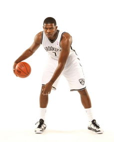 Nba球员费篮球鞋穿多久（nba球员的鞋子衣服要钱买吗）