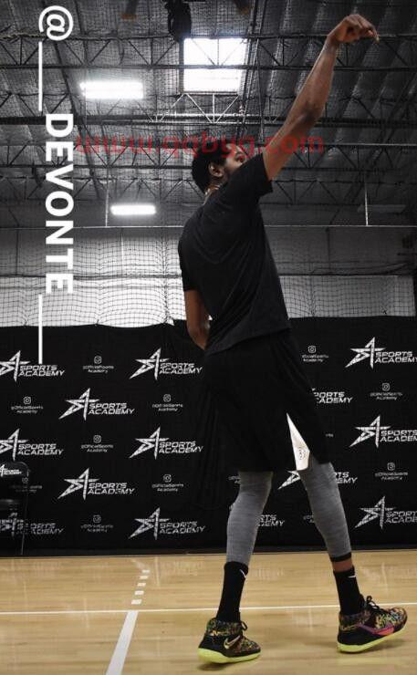 杜兰特给欧文的球鞋是哪一双(杜兰特给欧文的球鞋是哪一双啊) 杜兰特给欧文的球鞋是哪一双(杜兰特给欧文的球鞋是哪一双啊)