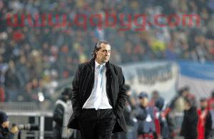 阿根廷足球队现任主帅(阿根廷队足球主教练)